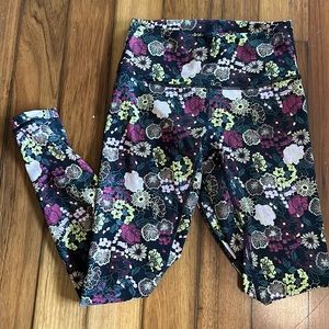 Lululemon floral wunder under 6